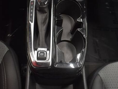 Used 2025 Chevrolet Trax LT FWD image 28