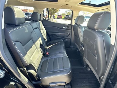 Used 2022 GMC Acadia Denali w/ GMC Pro Grade Package image 28