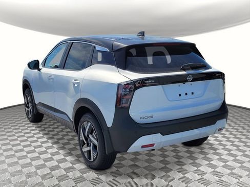 New 2025 Nissan Kicks SV image 3