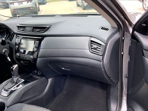 Used 2019 Nissan Rogue S w/ Special Edition Package image 17