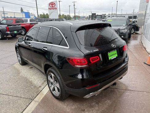 Used 2022 Mercedes-Benz GLC 300 4MATIC image 4