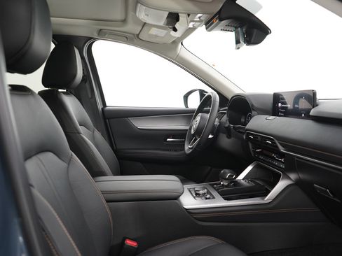 Certified 2025 MAZDA CX-70 Plug-In Hybrid w/ Premium Pkg image 11