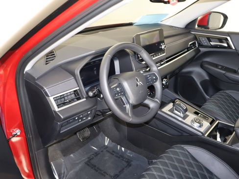 Used 2024 Mitsubishi Outlander SEL image 37