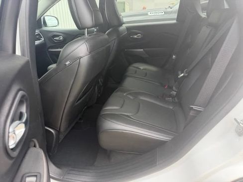 Used 2021 Jeep Cherokee Limited AWD/4WD image 12