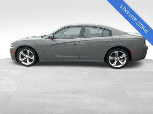 Used 2018 Dodge Charger R/T image 4