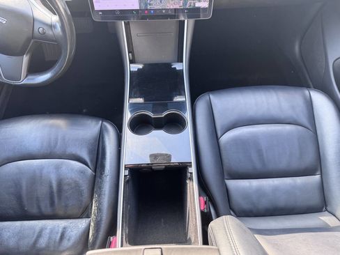 Used 2018 Tesla Model 3 Long Range RWD image 18