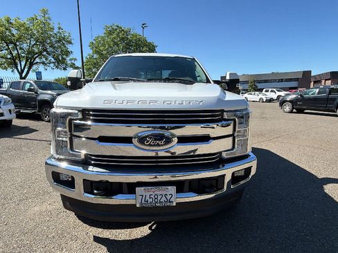 Used 2019 Ford F250 Lariat w/ Lariat Value Package AWD/4WD image 2