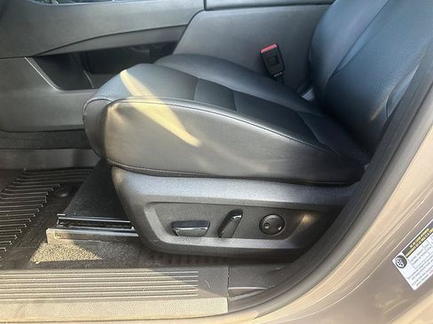 Certified 2024 Nissan Rogue SV w/ SV Premium Package AWD/4WD image 14