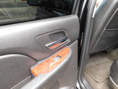 Used 2013 Chevrolet Tahoe LT w/ Luxury Package image 34