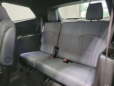 Used 2023 Buick Enclave Essence w/ Experience Buick Package AWD/4WD image 28