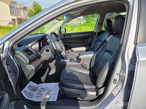 Used 2016 Subaru Outback 2.5i Limited AWD/4WD image 9