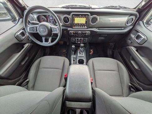 Used 2023 Jeep Gladiator Overland AWD/4WD image 18