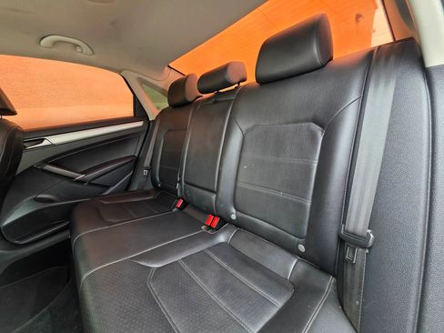 Used 2019 Volkswagen Passat 2.0T Wolfsburg w/ Wheels & Sunroof Package image 10