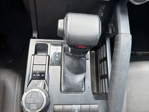 Used 2024 Toyota Tacoma TRD Off-Road image 30