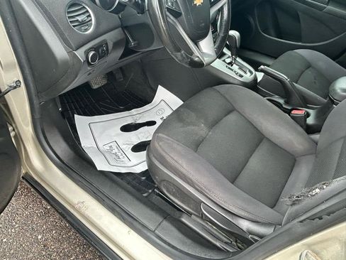 Used 2013 Chevrolet Cruze LT FWD image 10