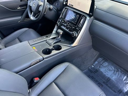 Certified 2025 Lexus LX 600 600 Premium w/ Interior Upgrade Package image 20