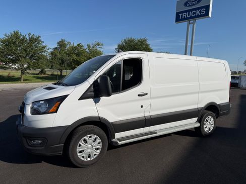 Used 2024 Ford Transit 250 Low Roof w/ Exterior Upgrade Package RWD image 5