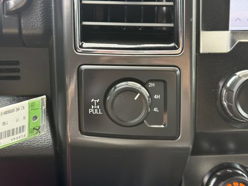Used 2019 Ford F150 XLT w/ Equipment Group 302A Luxury AWD/4WD image 31