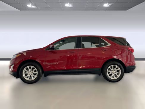 Used 2020 Chevrolet Equinox LT w/ Driver Convenience Package image 2