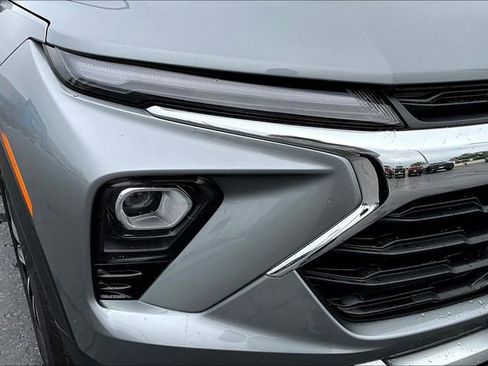 Used 2025 Chevrolet TrailBlazer LT FWD image 29