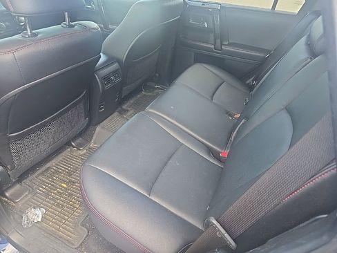 Used 2018 Toyota 4Runner TRD Off-Road Premium AWD/4WD image 12