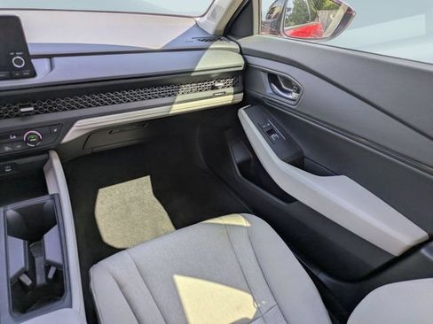 Used 2025 Honda Accord SE image 17