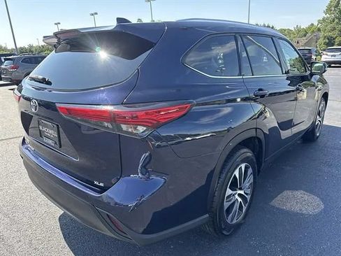 Used 2021 Toyota Highlander XLE FWD image 6