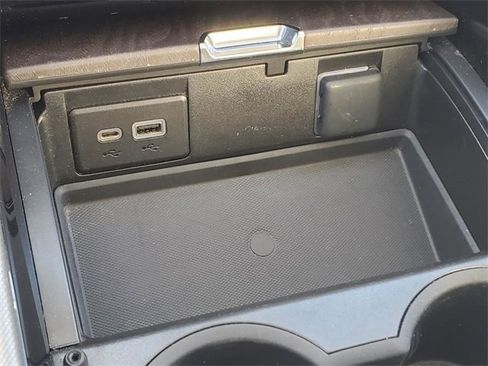 Used 2023 GMC Yukon Denali image 28