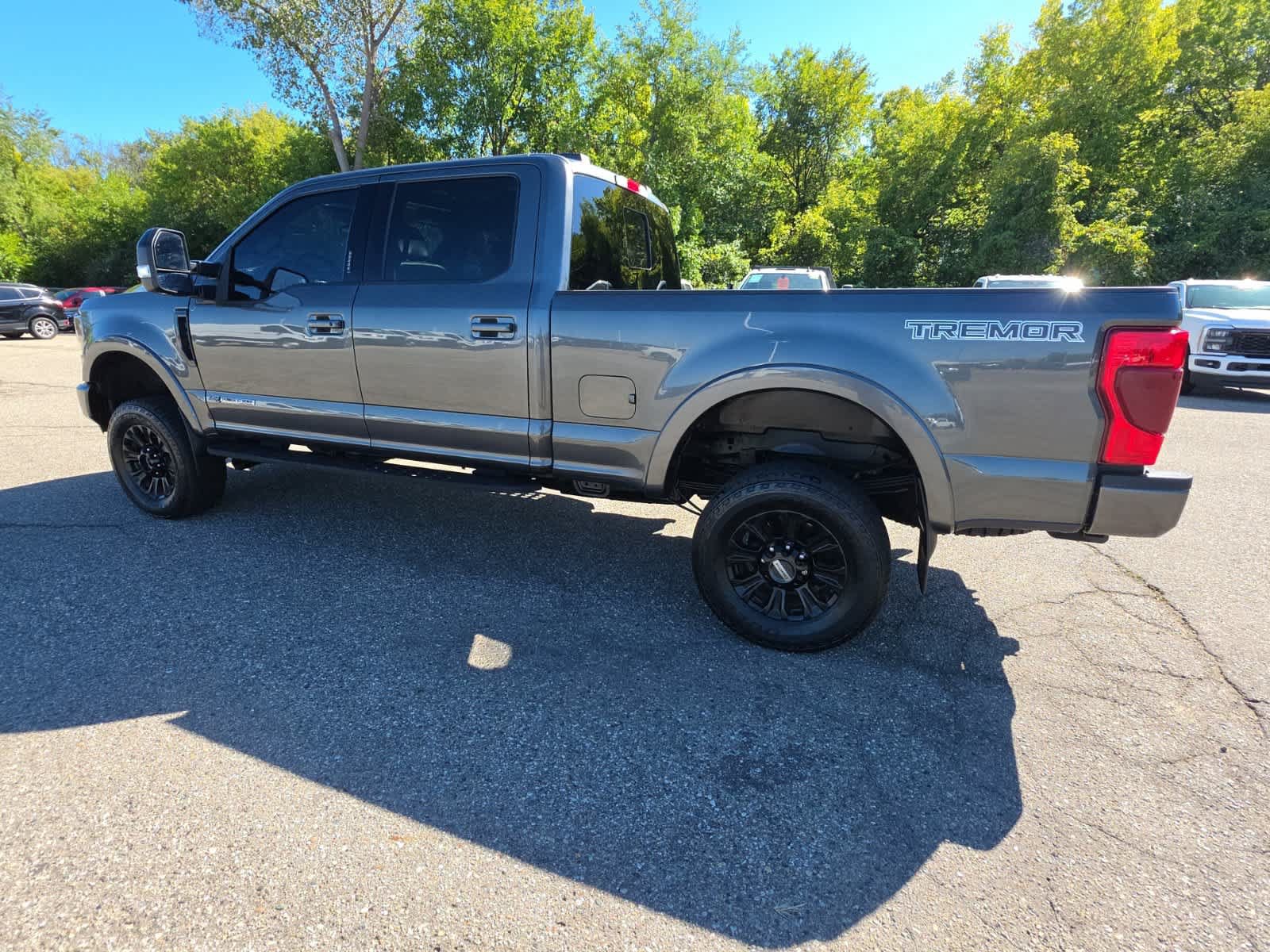 Used 2020 Ford F250 Lariat w/ Tremor Off-Road Package AWD/4WD image 12