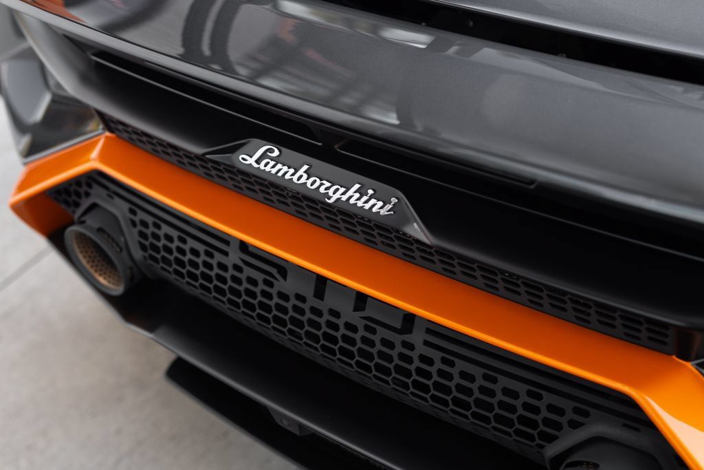 Used 2023 Lamborghini Huracan STO RWD image 22