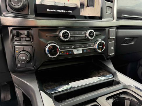 Used 2024 Ford F350 Lariat w/ Lariat Ultimate Package image 24