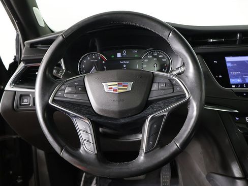 Used 2022 Cadillac XT5 Premium Luxury w/ LPO, Floor Liner Package image 39