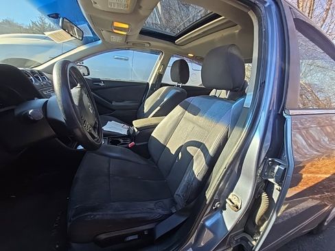 Used 2010 Nissan Altima 2.5 S w/ Premium Audio Pkg image 7