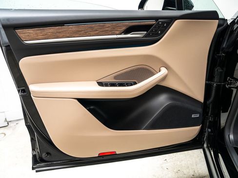 New 2026 Porsche Macan 4 Electric image 23