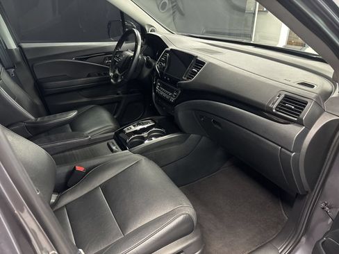 Used 2021 Honda Pilot Touring image 13