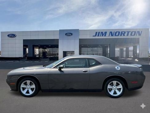 Used 2023 Dodge Challenger SXT RWD image 8