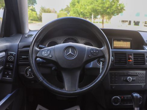 Used 2010 Mercedes-Benz GLK 350 4MATIC image 28