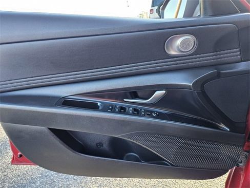 Used 2023 Hyundai Elantra SEL w/ Convenience Package image 28