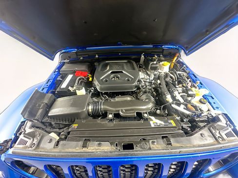 Used 2023 Jeep Wrangler Unlimited Sahara AWD/4WD image 32