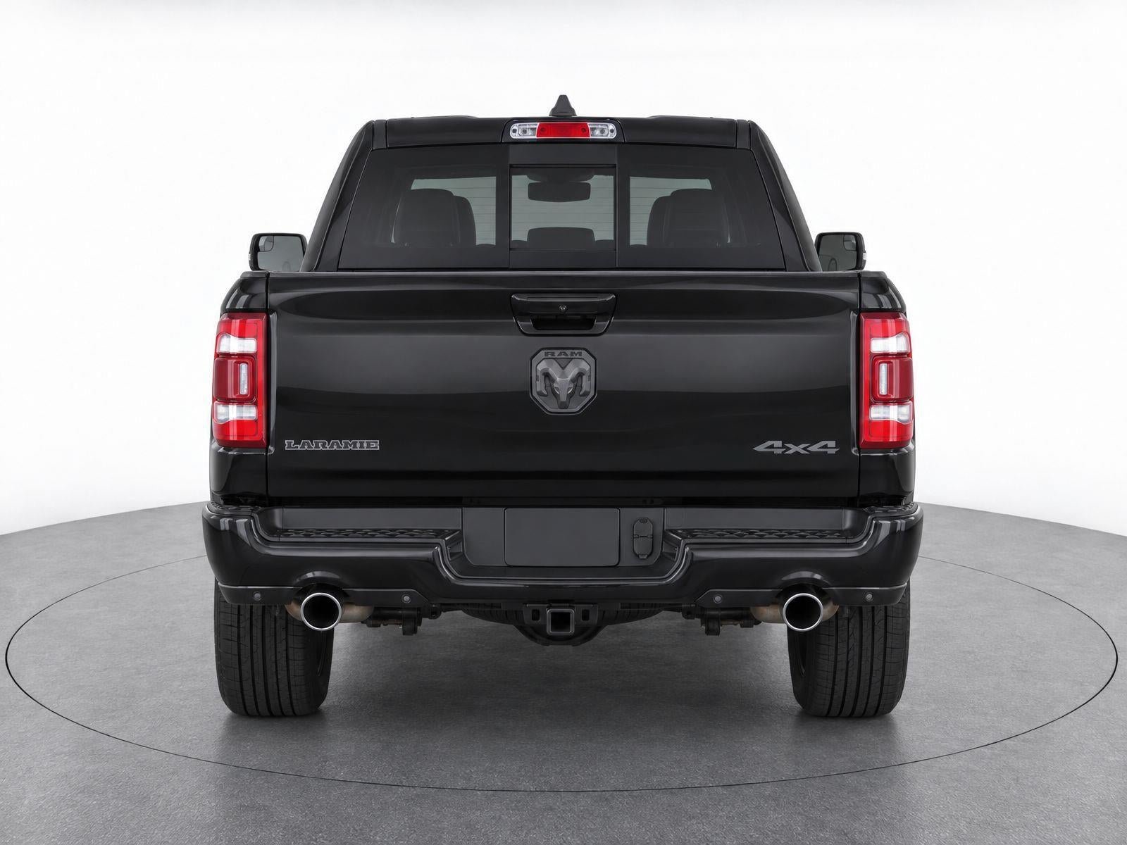 Used 2023 RAM 1500 Laramie AWD/4WD image 3