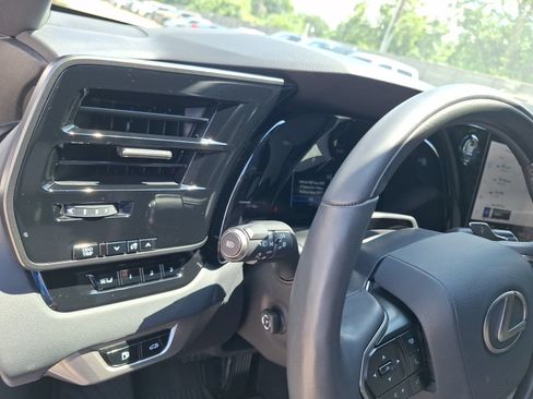 Used 2025 Lexus RX 350 Premium w/ Convenience Package FWD image 17