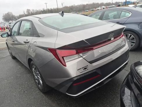 Used 2024 Hyundai Elantra SEL image 5