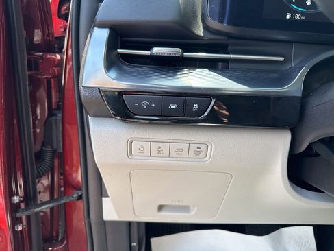 Used 2024 Kia Carnival SX Prestige FWD image 33