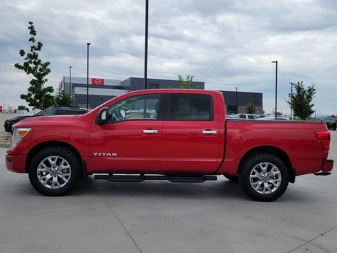 Used 2021 Nissan Titan SV w/ SV Convenience Package AWD/4WD image 2