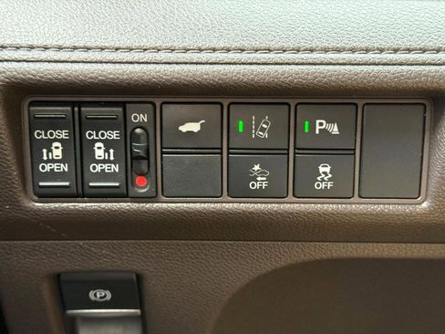 Used 2019 Honda Odyssey Elite image 18
