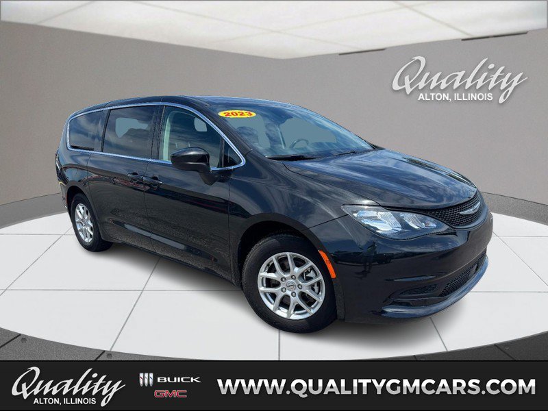 Used 2023 Chrysler Voyager LX FWD image 1
