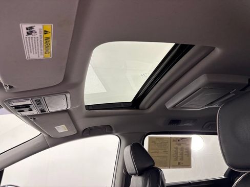 Used 2023 Honda Odyssey Elite image 19