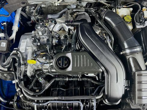 Used 2024 Volkswagen Taos SE image 33