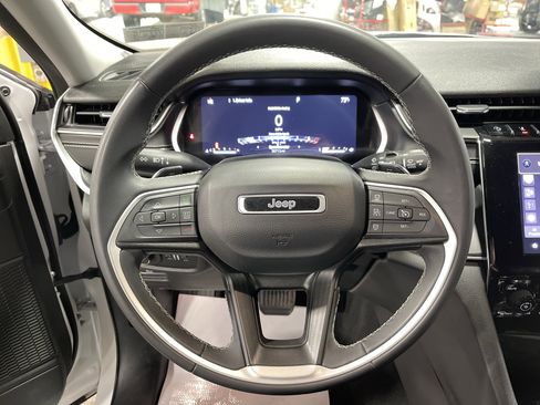 Used 2023 Jeep Grand Cherokee Laredo w/ Trailer Tow Prep Group (B) image 17