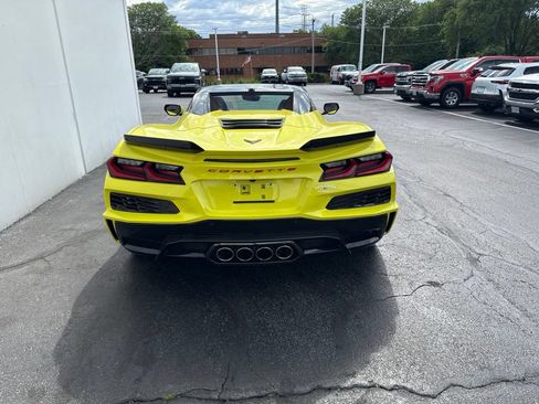 Used 2024 Chevrolet Corvette Z06 RWD image 6